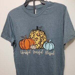 gray heathered "grateful" pumpkin t shirt